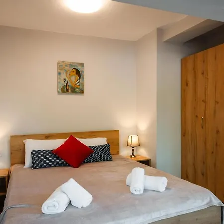 Cozy Terrace, Mrenicov Appartement *